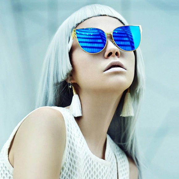 Irresistor Astro Girl Suglasses - Picture 2 of 7